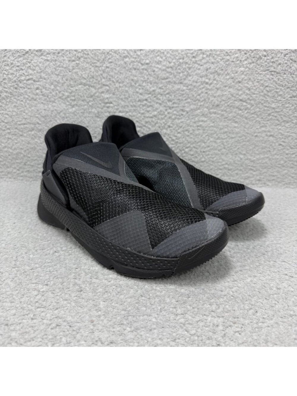 Nike Go FlyEase Womens 8 Shoes Triple Black Easy Slip On Off Comfort Sneakers
